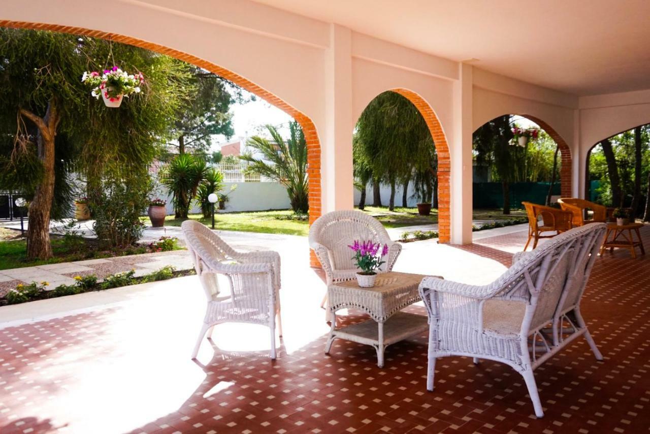 Villa Aurelia - Seafront Apartment With Terrace Quartu SantʼElena Екстериор снимка