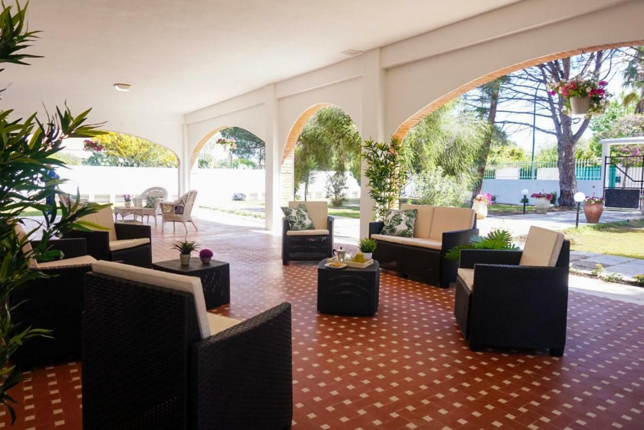 Villa Aurelia - Seafront Apartment With Terrace Quartu SantʼElena Екстериор снимка
